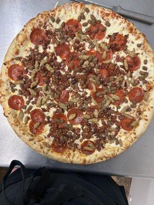 (large) meat lovers pizza