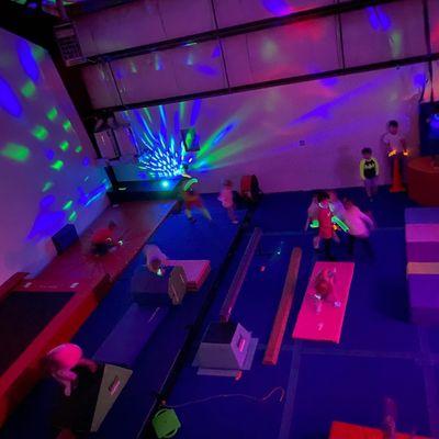 Glow in the dark theme