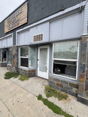 This is the address. Not a coffeeshop anymore. Next door is an industrial kitchen that is using their space.