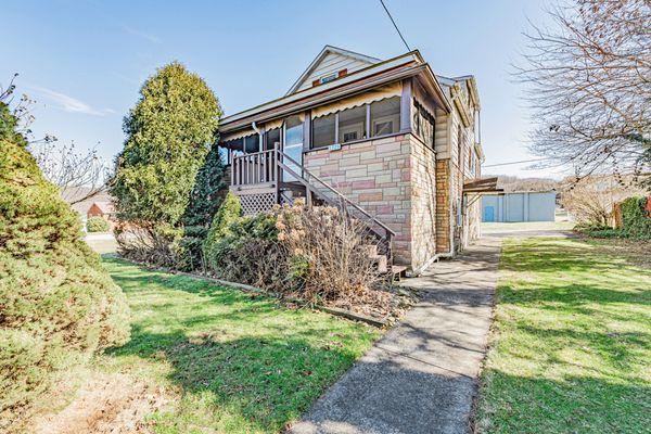 New Listing in North Apollo!