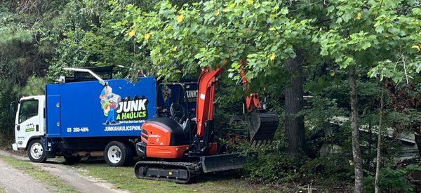 JUNKAHAULICS - Raleigh