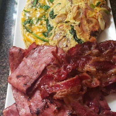 Spinach Mushroom Omelet with bacom