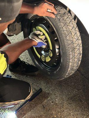 24/7 Roadside Assistance - Emergency Tire Service
