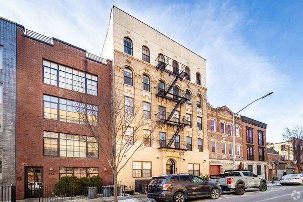 250 N 6th Street, Brooklyn, NY 11211
