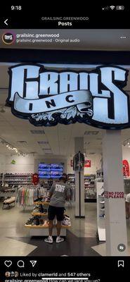 Shoe store, resell sneakers, resell urban street wear, fashion accessories.