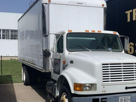 Class B automatic box truck with air brakes