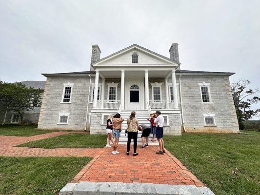 Front facade of the Belle Grove Plantation manse