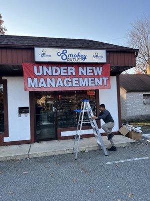 Smokey Outlet - Old Bridge