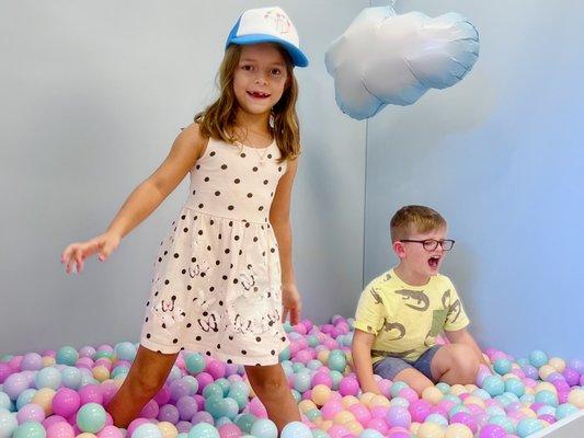 Kids ballpit