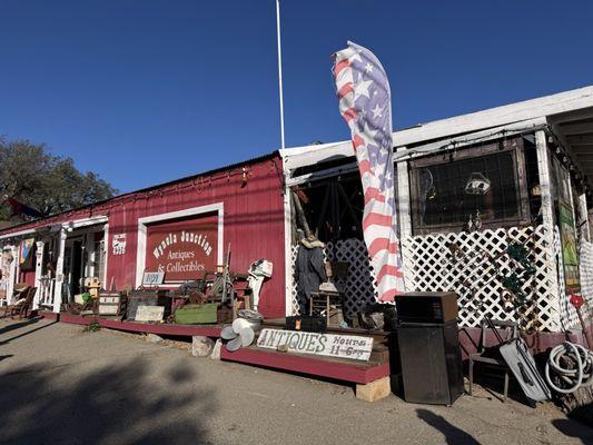Wynola Junction Antiques