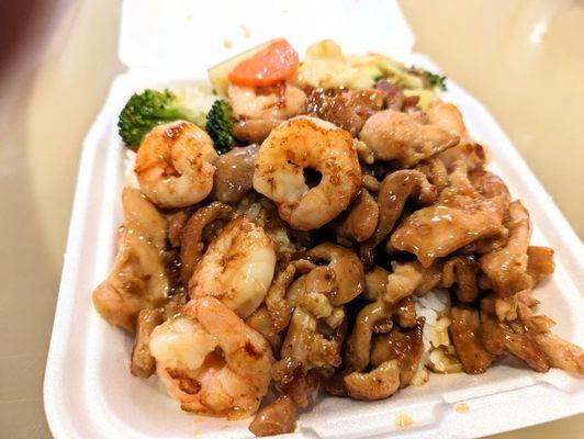 My meal. Chicken and shrimp 2/10/23. Suki Hana