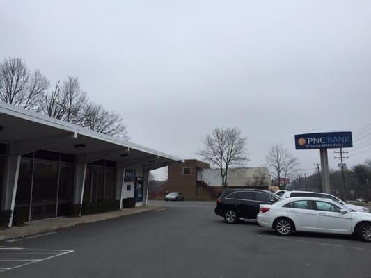 Outside view is pnc bank