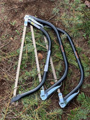 U-Cut or We-Cut, saws and kneepads are provided.