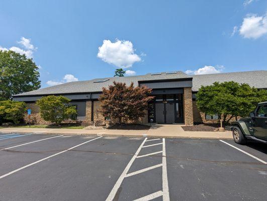 Human Element Therapeutics is located at 5170 Commerce CIRCLE, Indianapolis, IN, 47237.