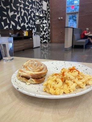 Perfect cinnamon bun with macaroni and cheese with the perfect amount of Cholula. 10/10.