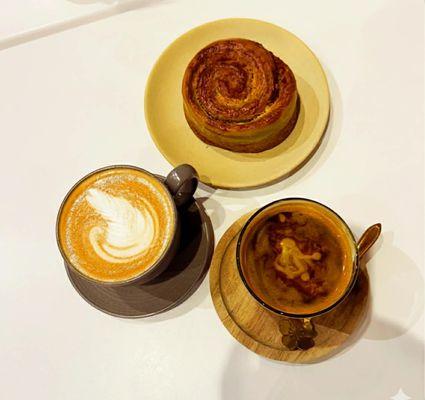 Pandan - coconut roll, cappuccino, Kopi avocado.