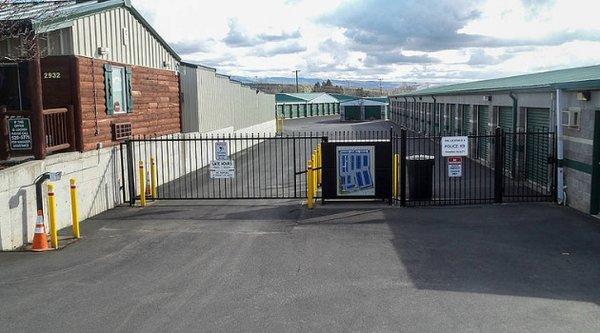 U-Haul Neighborhood Dealer