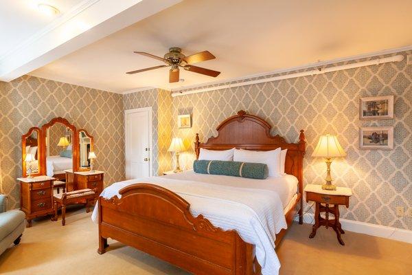 Ivy Lodge Bed and Breakfast