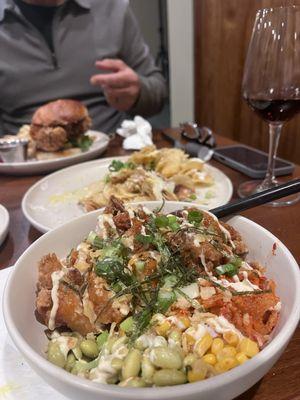 Fried chicken bowl with Thai chili sauce