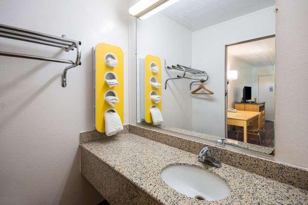 Motel 6-Parkersburg WV