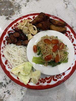 Tumtard papaya salad