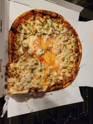 This is what the sausage and jalapeño pizza looked like when delivered today