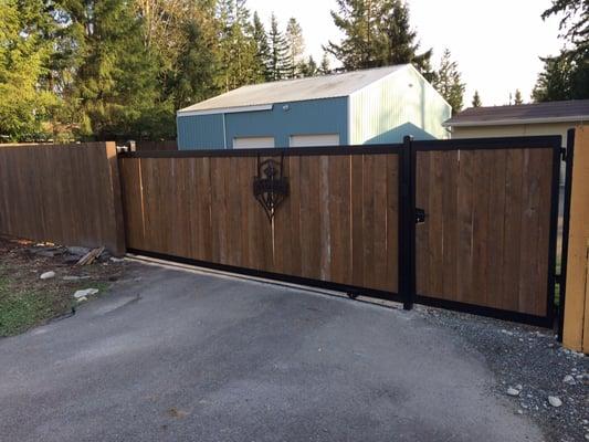 SOUNDERS LOGO 
Residential Gate