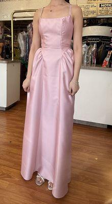 Dalla's Same Day Cleaners & Expert Alterations