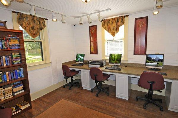 Grande Oaks Apartments