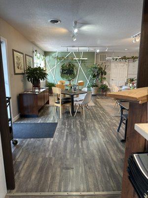 The seating and setting is just very vibrant