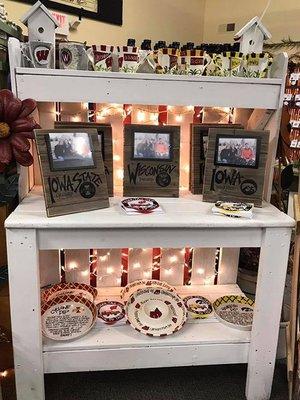 Simply Parker's Gift Shop & Pine Ridge BBQ of Iowa