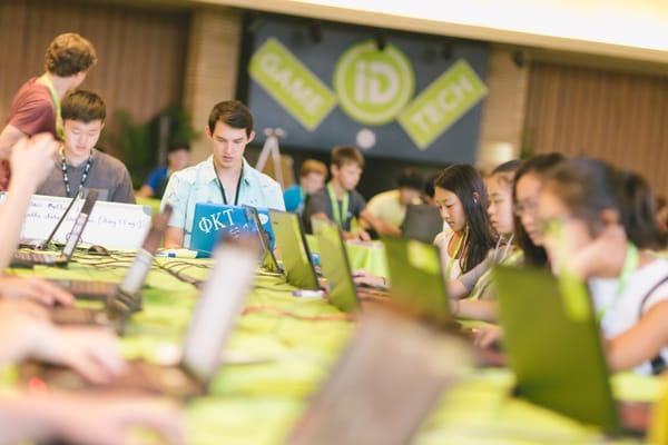 iD Tech - Students & Logo