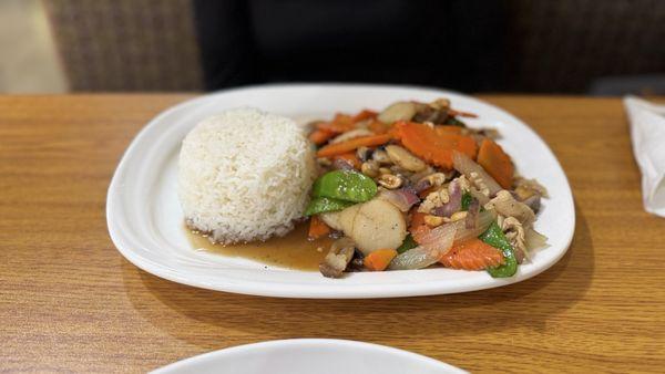 Cashew stir fried chicken