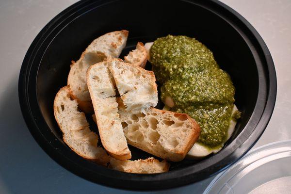 Basil Pesto Mozzarella