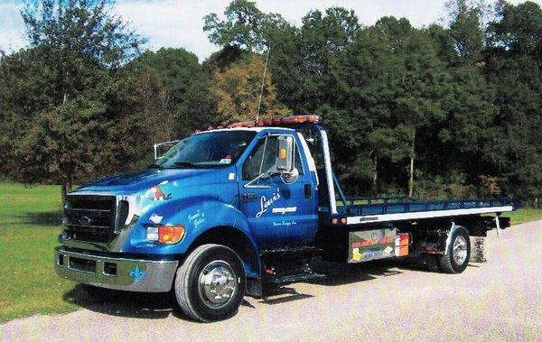 Lewis' Wrecker Service