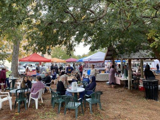 Tables and vendors at Covington Farmer's Market