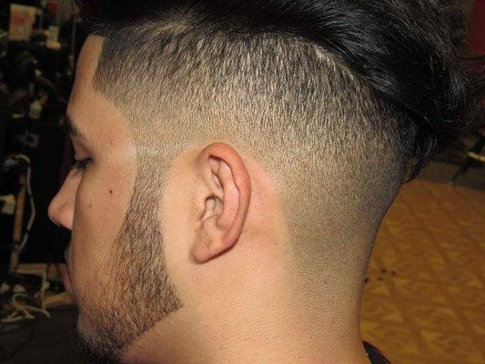 Mid - Fade
Beard Trim / line - up