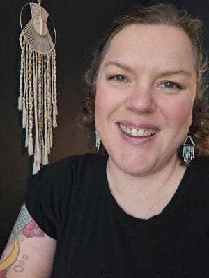 Tara Bonner, Psychic Medium