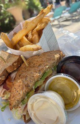 Beach Club Bar & Grill