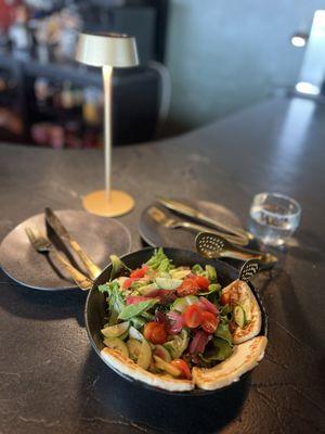 Grilled Hallumi Salad