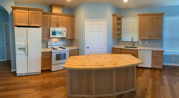 Complete Guesthouse Kitchen Cabinetry
