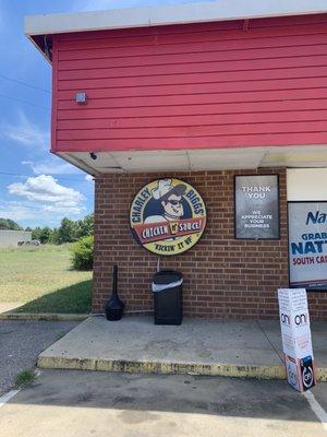 Always my stop on the way to FL. Awesome chicken.