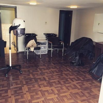 Devinare Styles Unisex Hair Studio