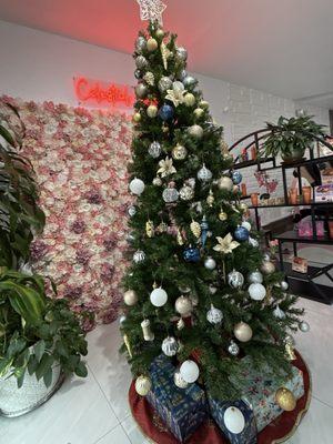 Love the vibe and holiday decor