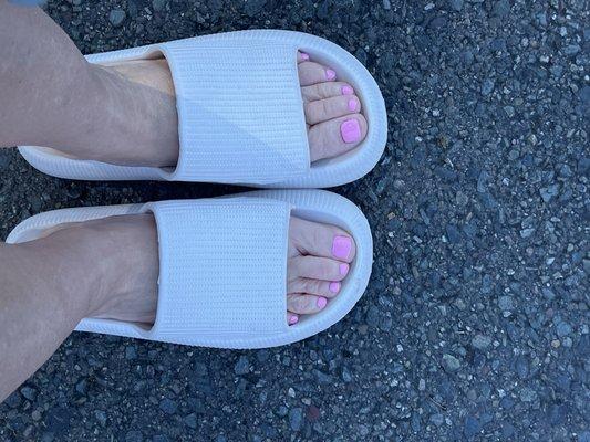 Repaired broken big toe nail, they replaced with acrylic. Very reasonably priced!