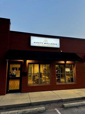 High end Health and Wellness Store in East Hills specializing in Red Light Therapy, Legal THC and CBD/Mushrooms. No Medical Card Needed.