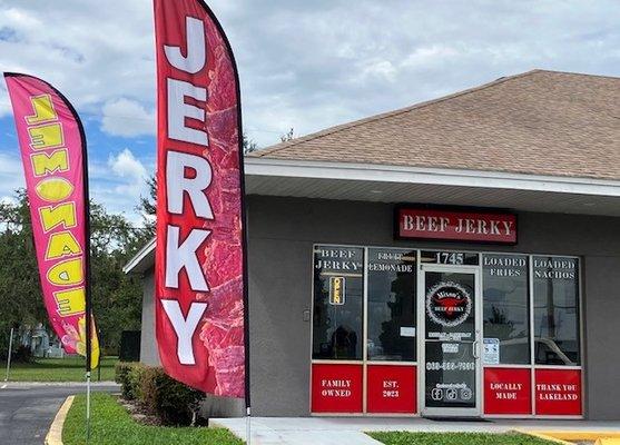 nice store on shore of Lake Parker