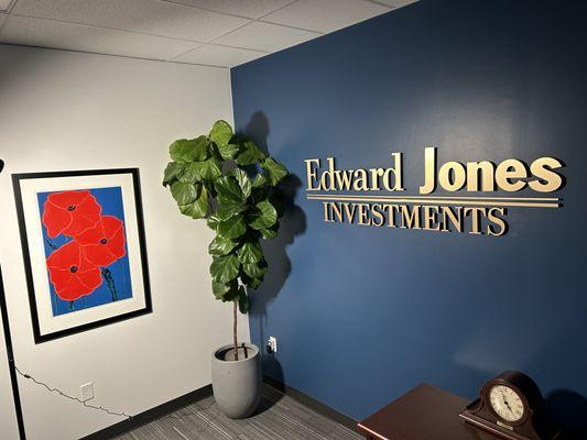 Edward Jones - Financial Advisor Eric Abbott