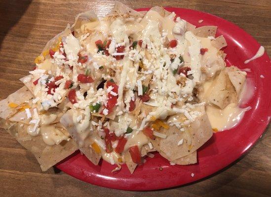 Shredded chicken nachos