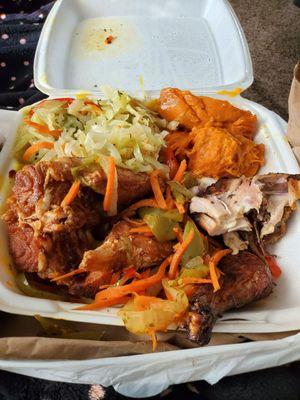 I ordered catfish combo that included catfish and oxtail dinner. Do this look like oxtails he'll no.